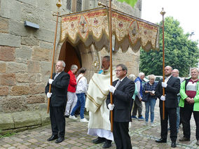 Johanniprozession mit Ehrenamtsfest (© Karl-Franz Thiede)
